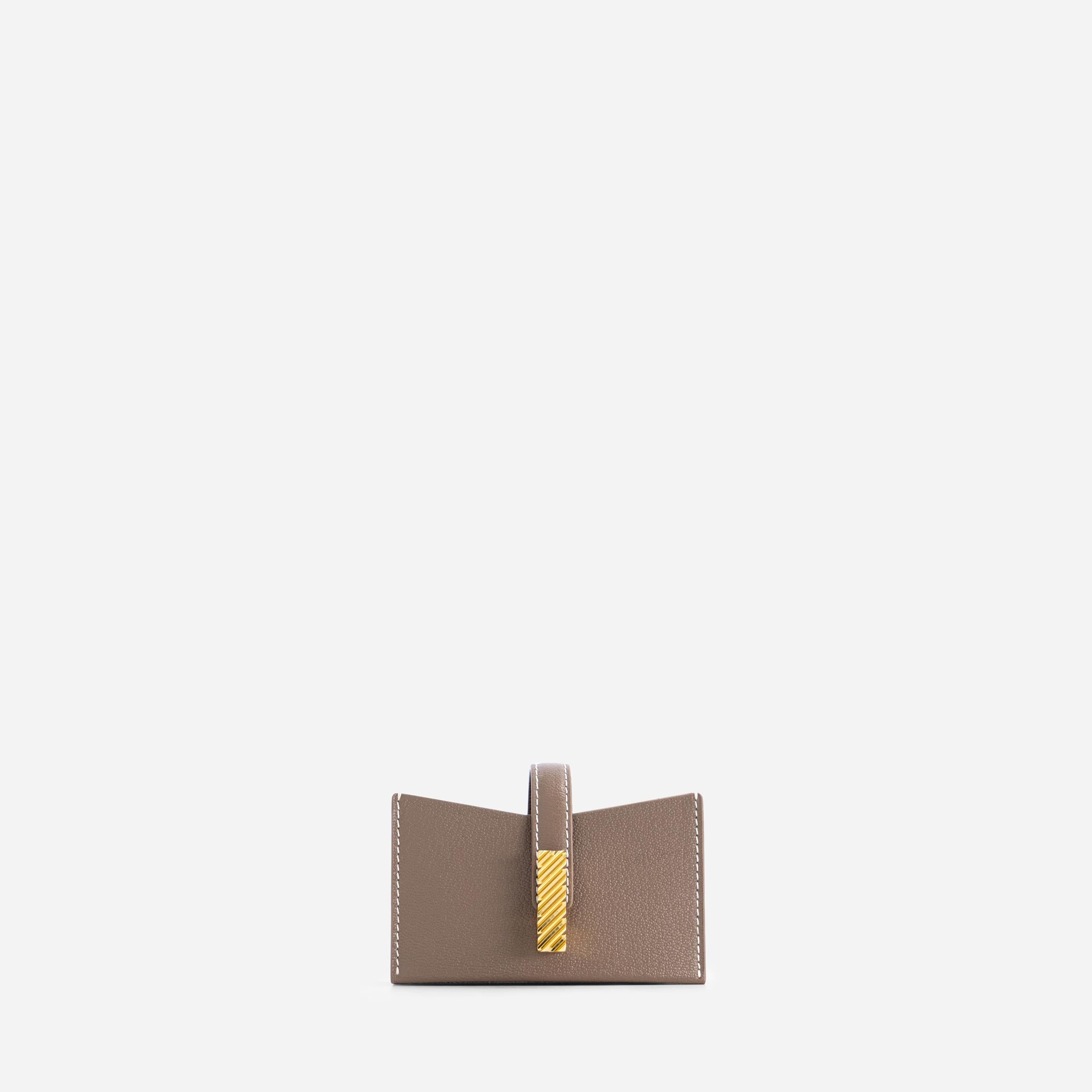 Isla Cardholder - Chèvre Etoupe