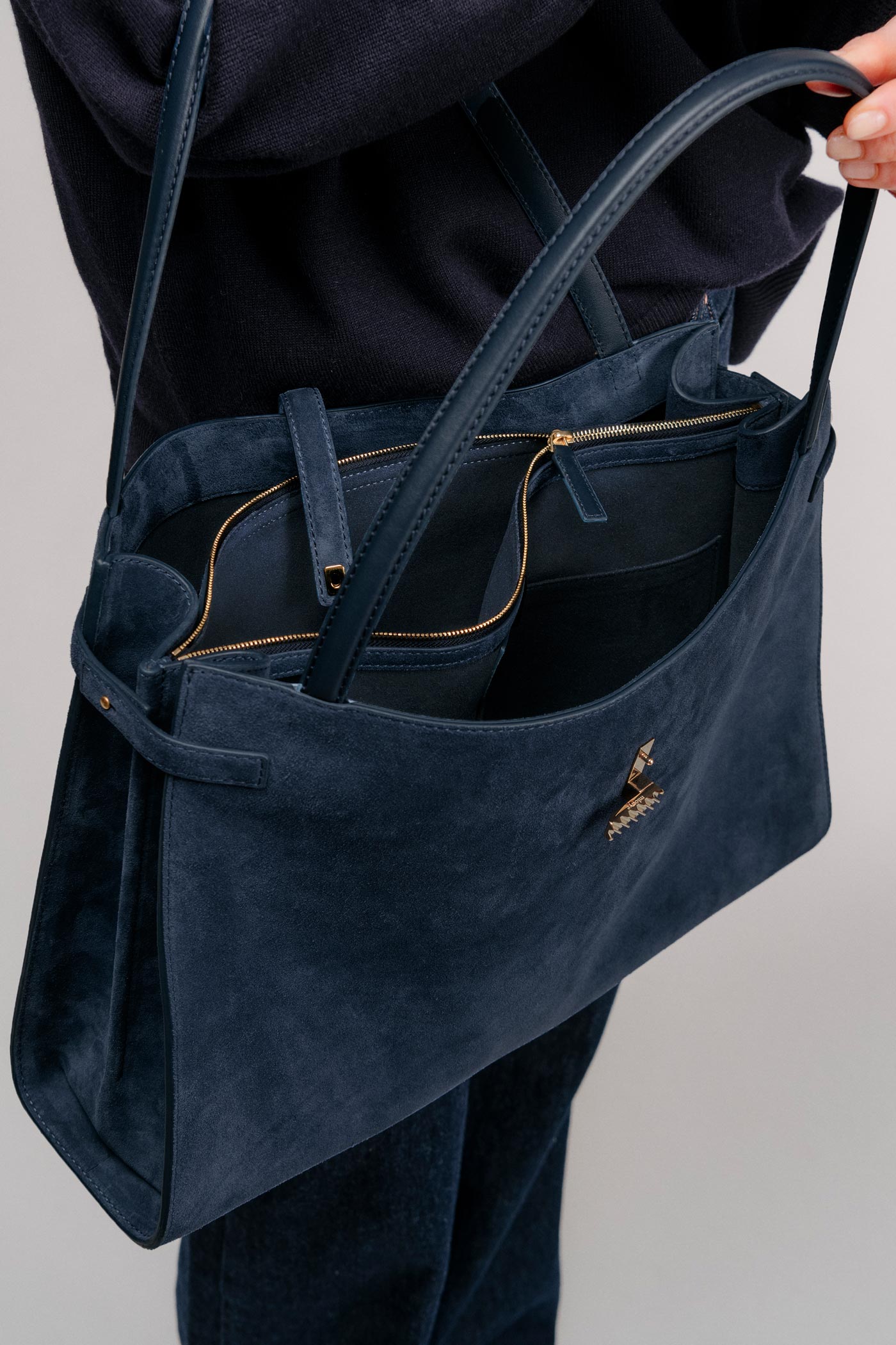 Isla Tote - Suede Marine